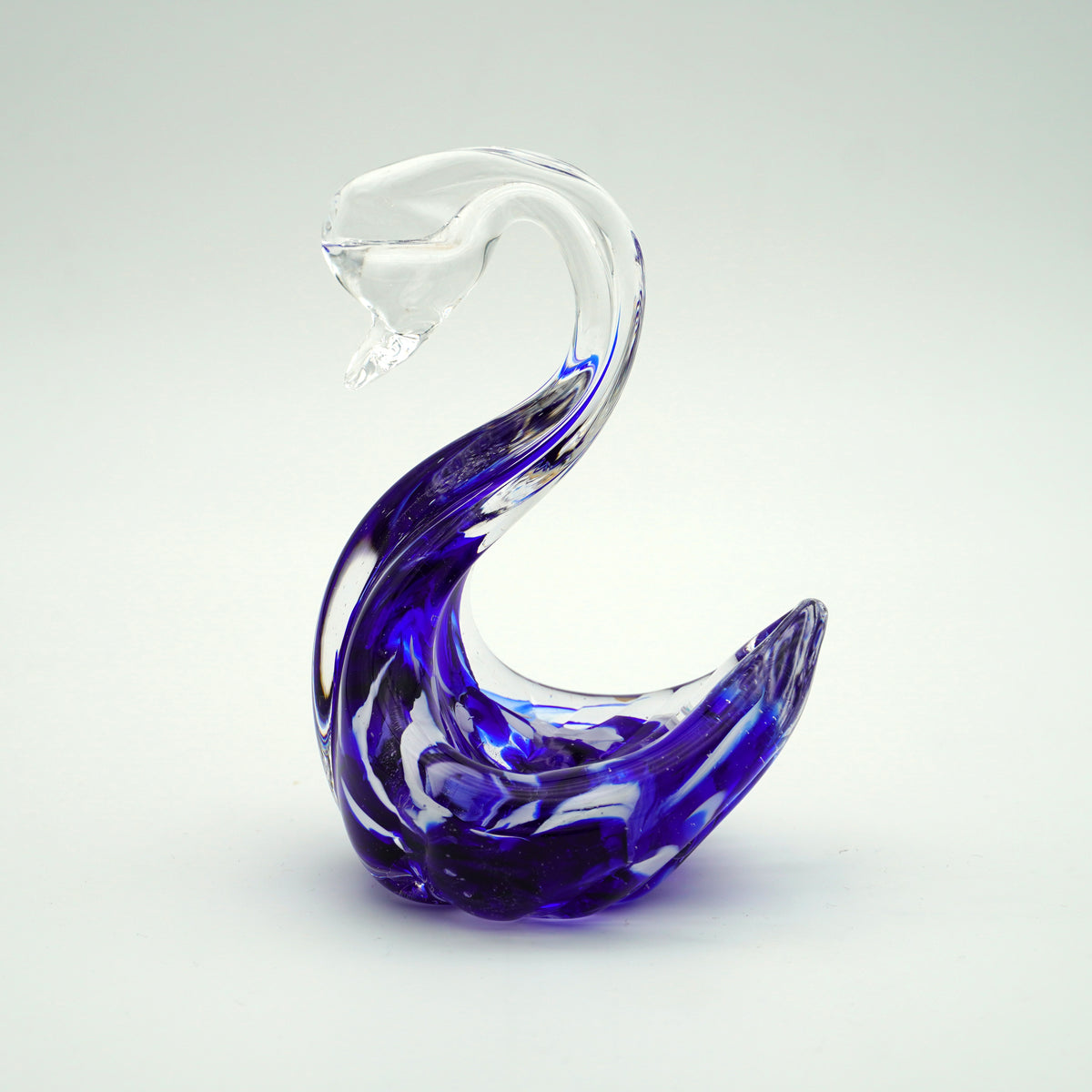 Cygne en verre sculpté
