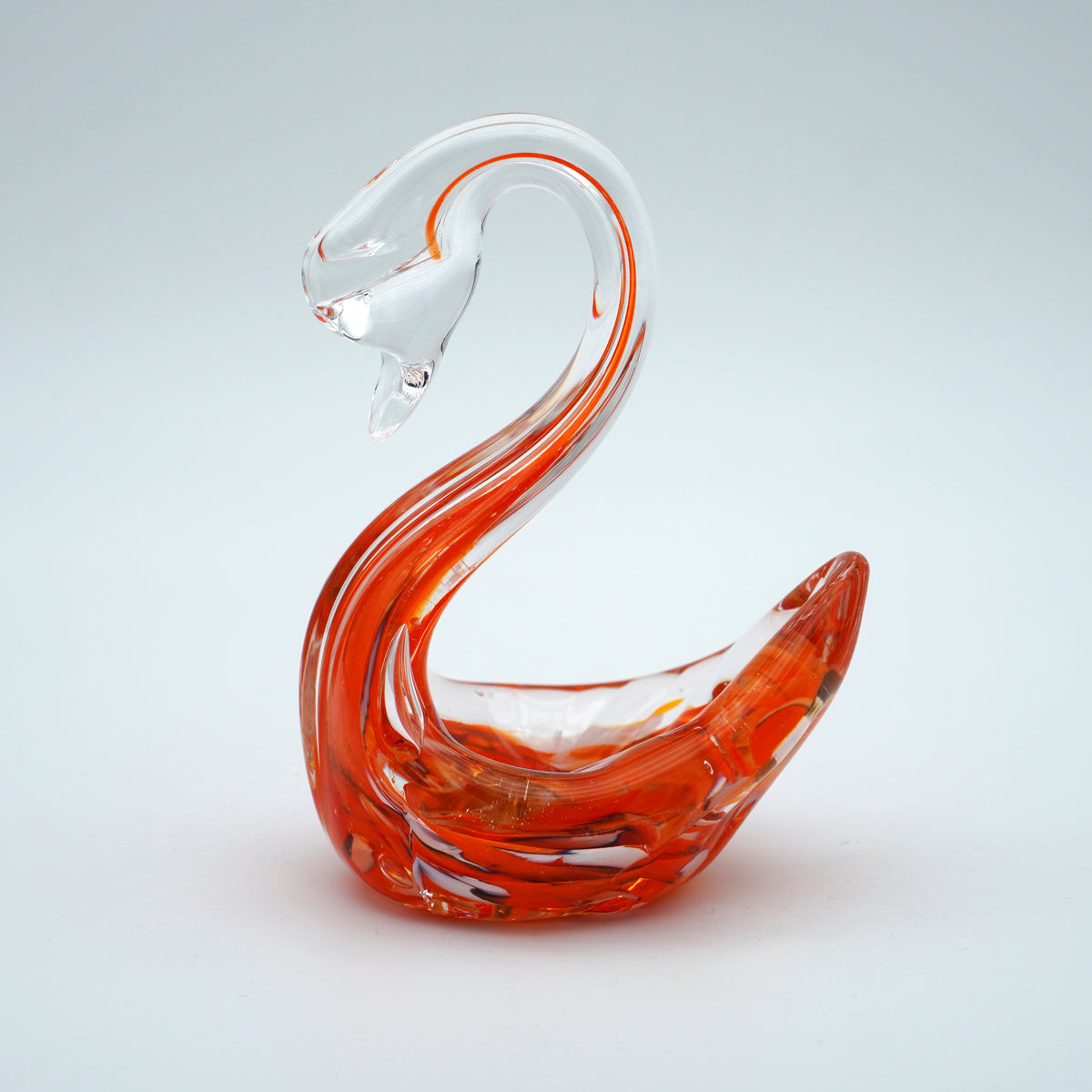 Cygne en verre sculpté