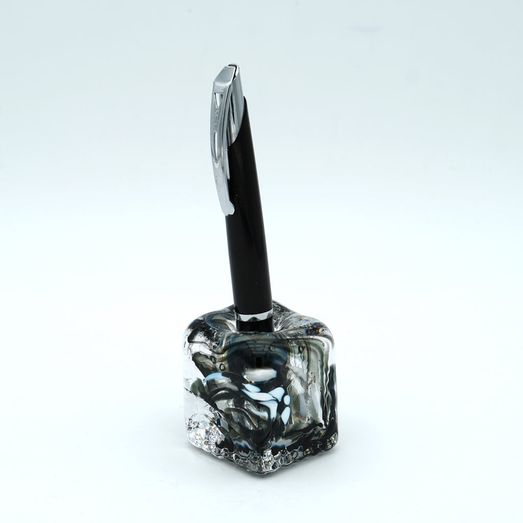 Porte stylo en verre sculpté