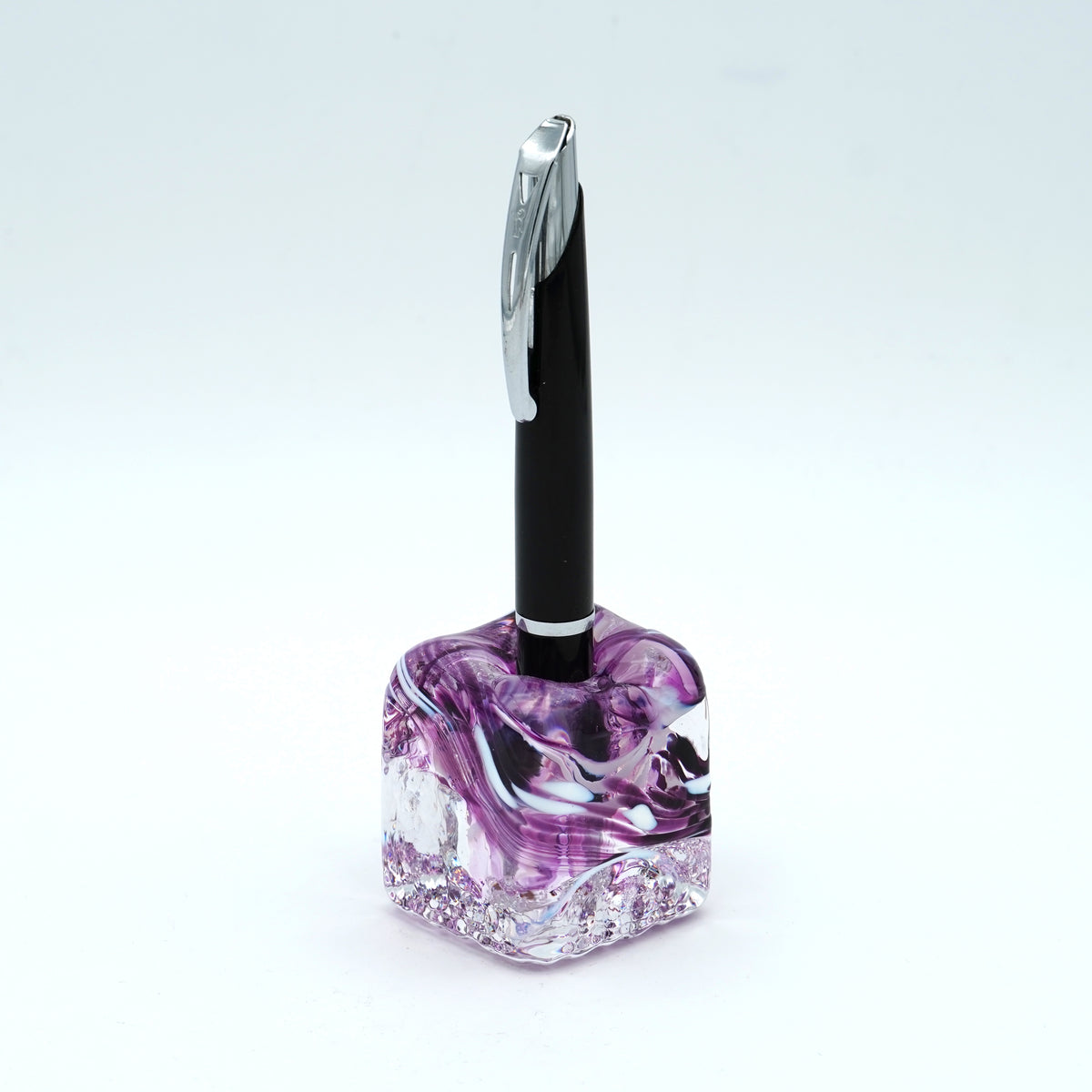 Porte stylo en verre sculpté