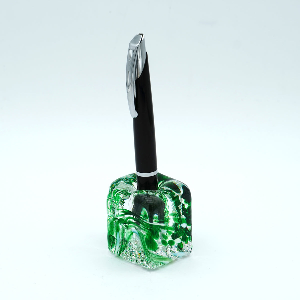 Porte stylo en verre sculpté