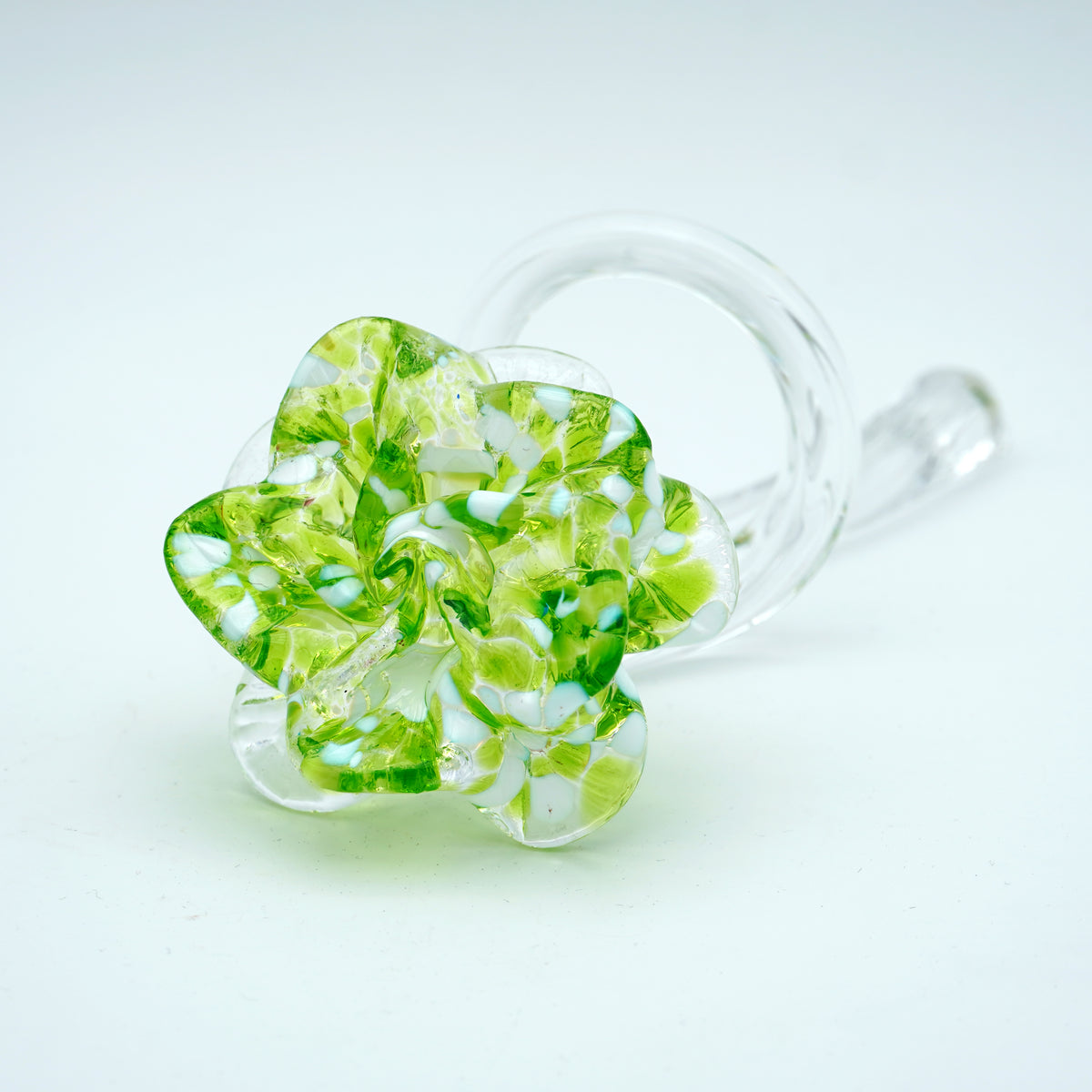 Rose en verre sculpté